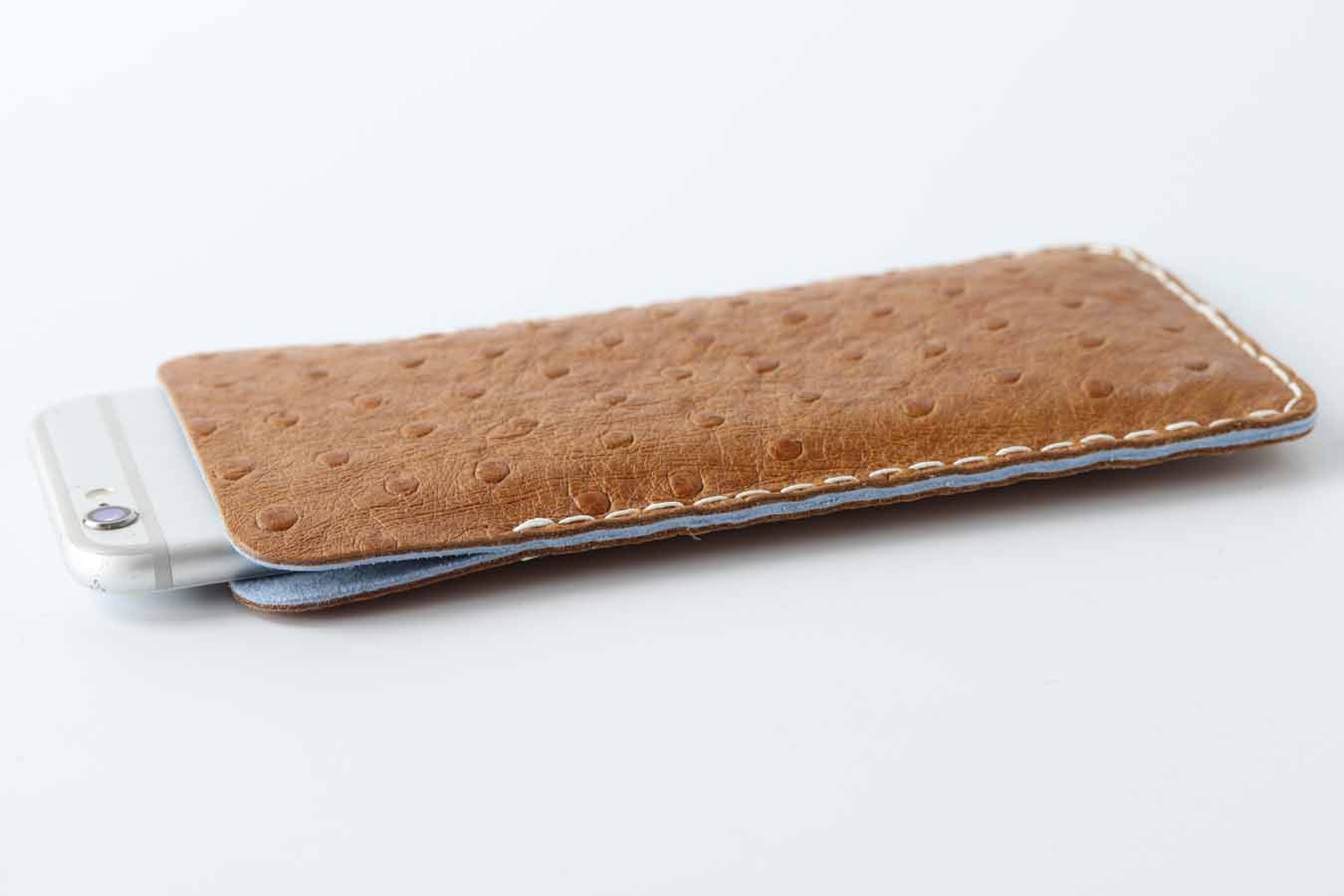 iPhone 8 / 7 / 6/ / SE 3 / SE 2 /ostrich leather sleeve / pouch / case