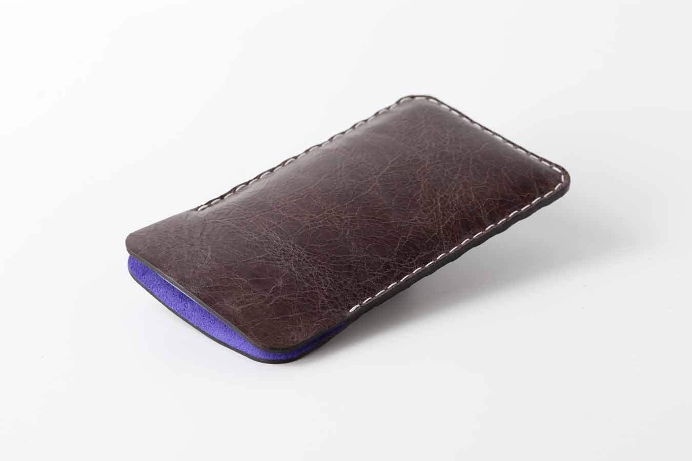 Stylish iPhone 14 13 leather black sleeve with suede lining for protection