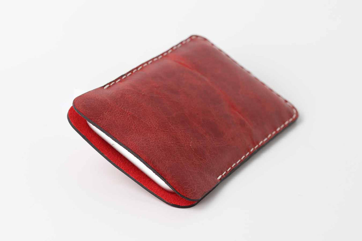 iPhone SE series and Iphone mini Series leather sleeve / red