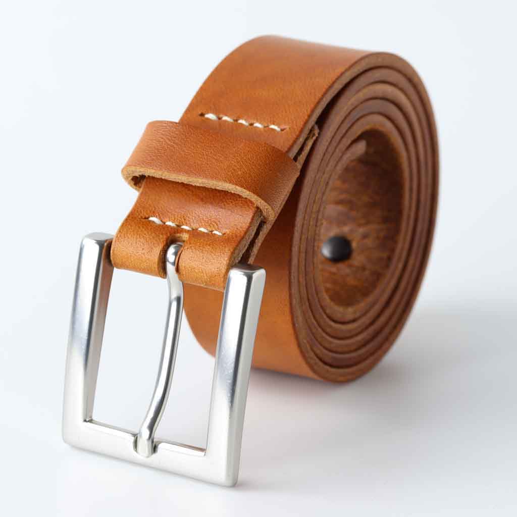 Tan men's leather belt by Kaseta 