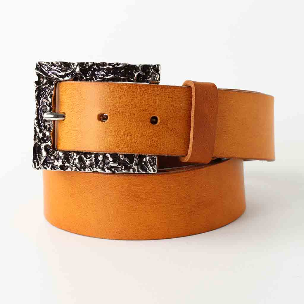 tan leather ladies and mens casual belt "Laro" for jeans by Kaseta