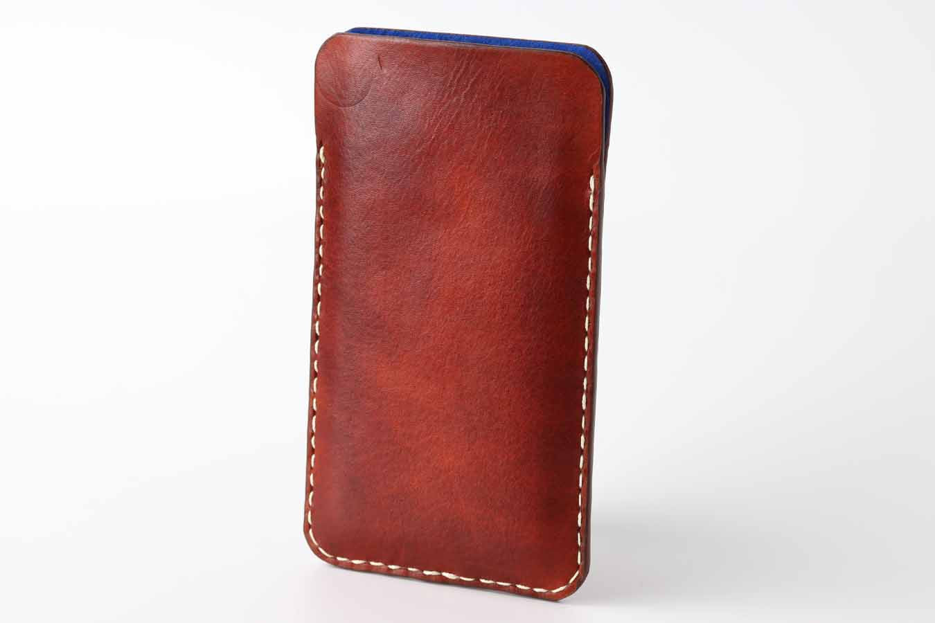 iphone 14 pro leather sleeve in Old Brown