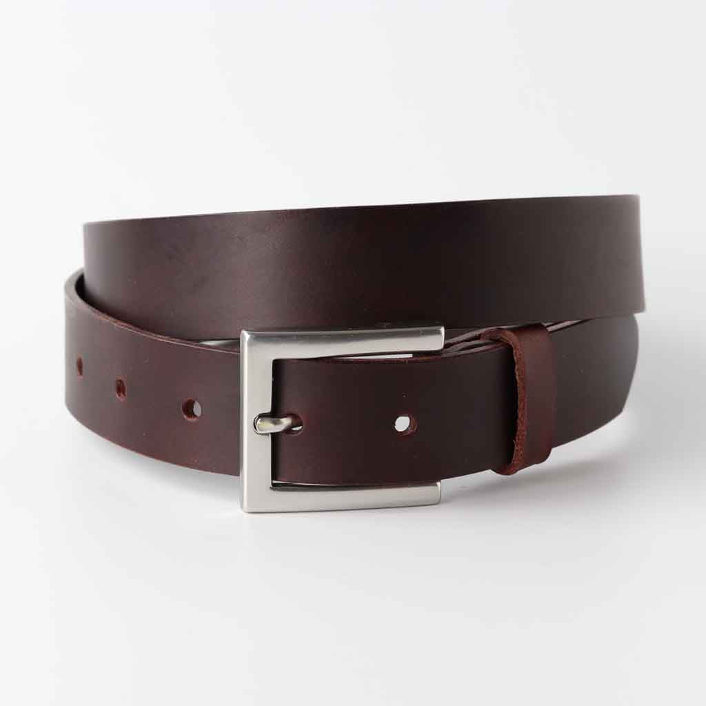 handmade leather belt in chocolate colour by Kaseta