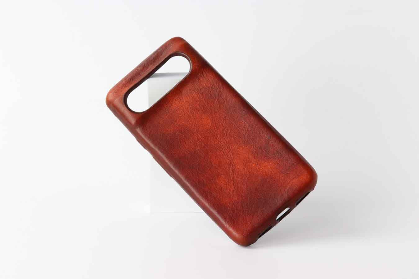 Patina looking leather case for google pixel 8 by Kaseta
