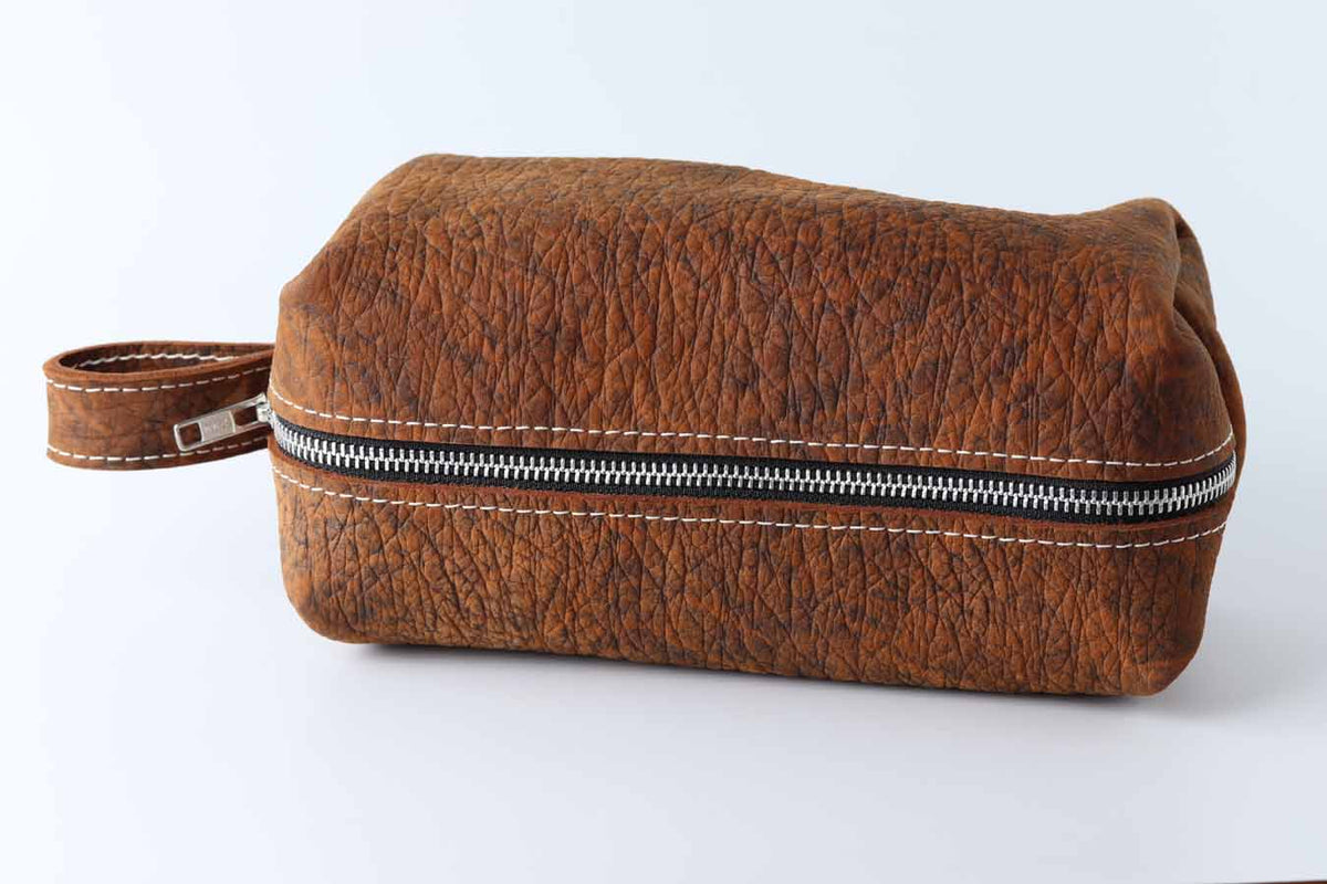 travel organizer leather bag for toiletries by kaseta
