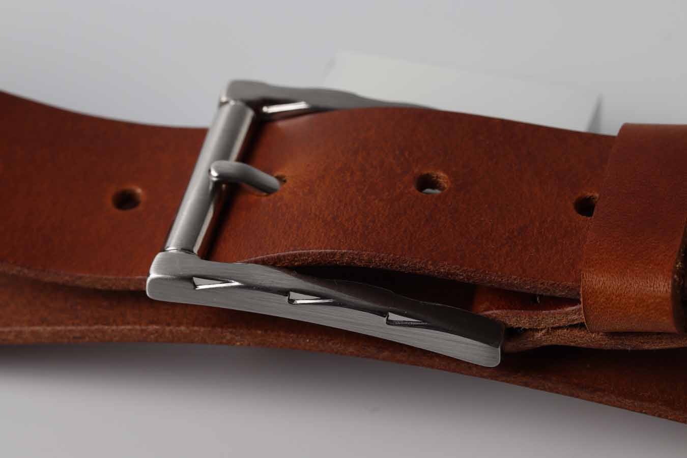 leather belt in brown by Kaseta