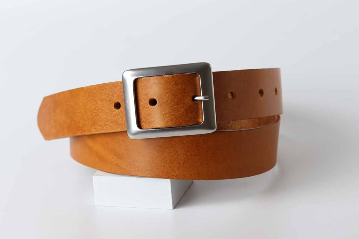 men&#39;s leather belt / woman&#39;s leather belt /  by kaseta